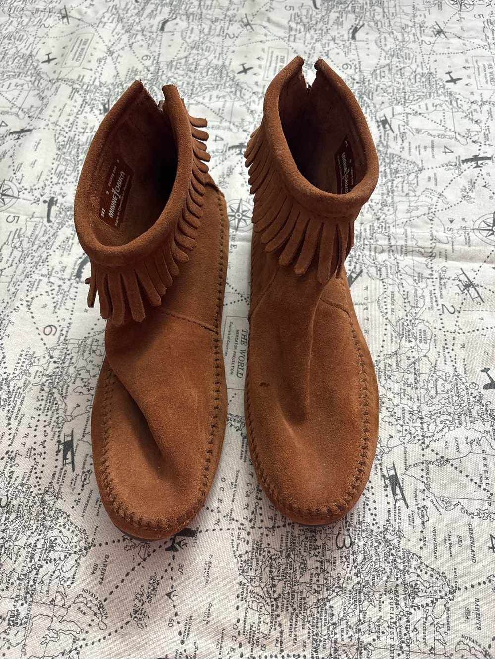Minnetonka Women's Chestnut Suede Fringe Moccasins